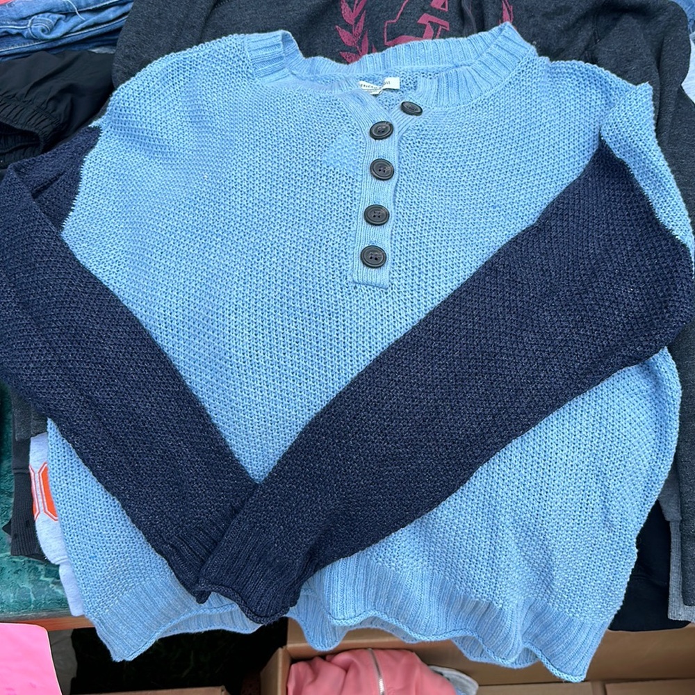 American eagle sweater